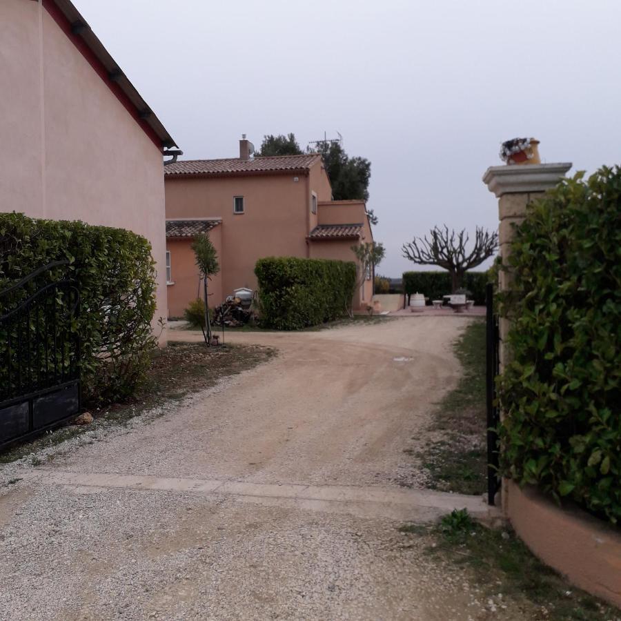 Vents D'Anges Bed & Breakfast Sainte-Cecile-les-Vignes Bagian luar foto